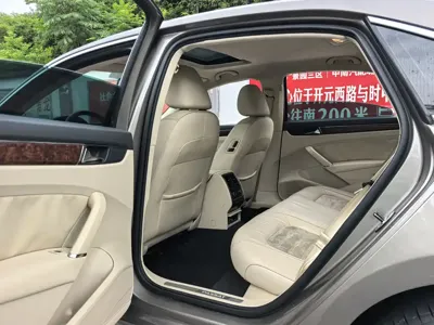 Volkswagen Passat 2014, 99000 км, за 28800 CNY - фото 13