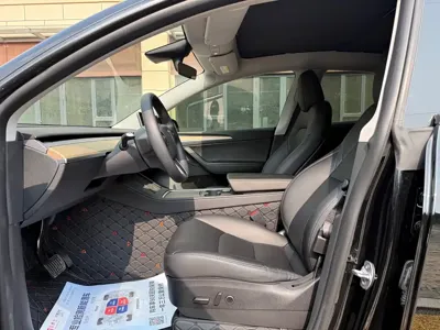 Tesla Model Y 2023, 72000 км, за 163000 CNY
