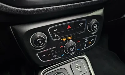 Jeep Compass 2018, 82606 км, за 12900000 KRW - фото 13
