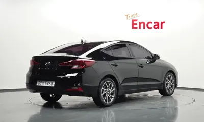 Hyundai Avante 2019, 68037 км, за 10500000 KRW
