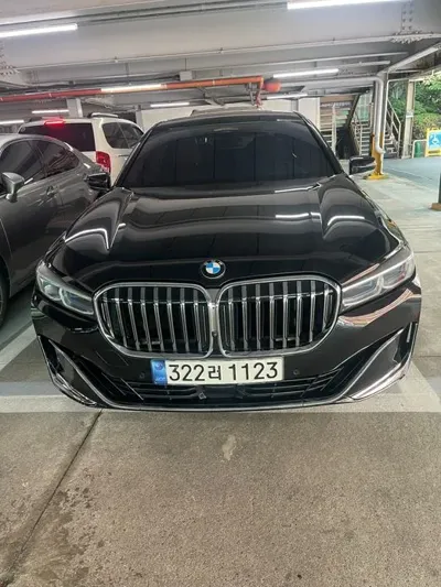 BMW 7-Series · 2021 год