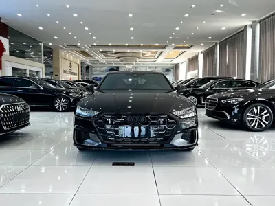 Audi A7L 2025, 9000 км, за 340300 CNY - фото 5