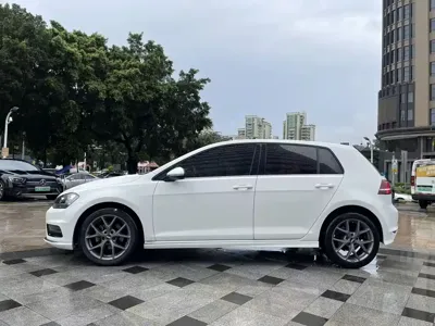 Volkswagen Golf 2017, 100000 км, за 50800 CNY - фото 11