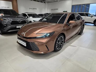 Toyota Camry · 2025 год