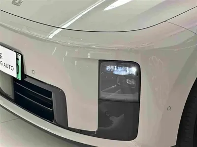 Li Auto 理想i8 2025, 7700 км, за 305000 CNY