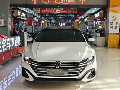 Volkswagen CC 2023, 40000 км, за 119800 CNY