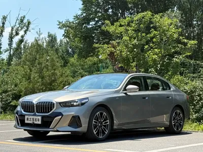BMW 5 Series · 2025 год