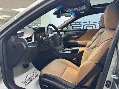 Lexus ES 2019, 55000 км, за 139800 CNY - фото 8