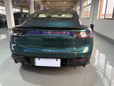 智界 Zhijie S7 2025, 7900 км, за 189800 CNY