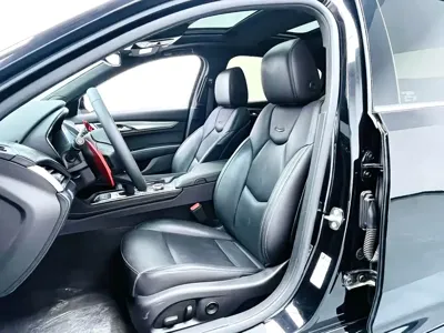 Cadillac CT5 2023, 40000 км, за 131000 CNY