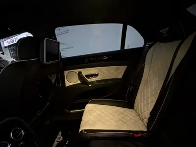 Bentley Flying Spur 2019, 40000 км, за 1020000 CNY - фото 22