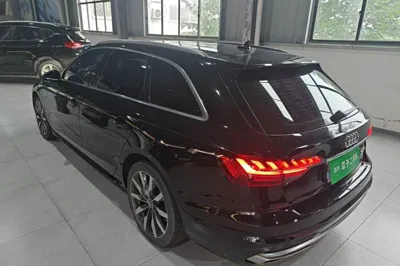 Audi A4 2021, 48500 км, за 154096.37 CNY