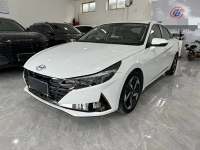 Hyundai Elantra · 2023 год