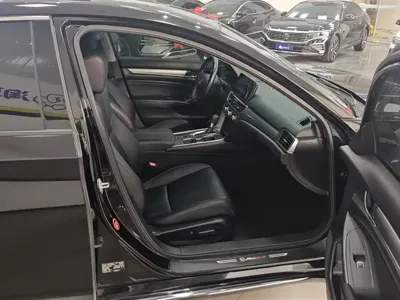 Honda Accord 2022, 71500 км, за 105300 CNY - фото 8