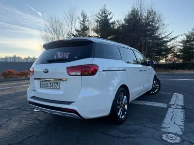 Kia Canival 2017, 169453 км, за 8990000 KRW