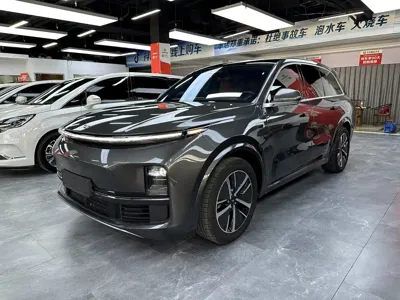 Li Auto Li L8 · 2024 год