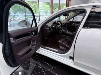 Porsche Panamera 2015, 100000 км, за 286000 CNY - фото 9