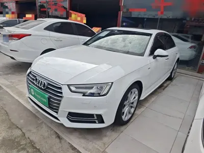 Audi A4L · 2018 год