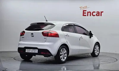 Kia Pride 2014, 130246 км, за 3400000 KRW