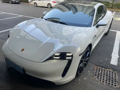Porsche Taycan · 2023 год