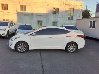 Hyundai Avante 2014, 183596 км, за 4000000 KRW
