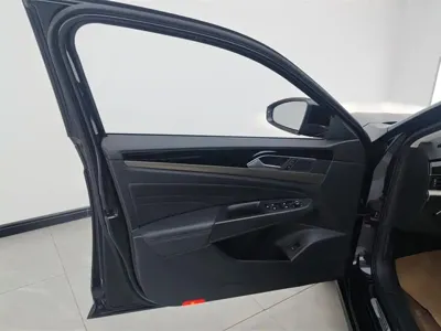 Volkswagen Passat 2021, 70900 км, за 98000 CNY - фото 7