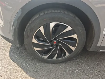 Hongqi HS7 PHEV 2024, 13899 км, за 166767.78 CNY - фото 8