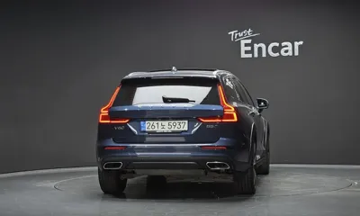 Volvo V60 2021, 97494 км, за 24500000 KRW