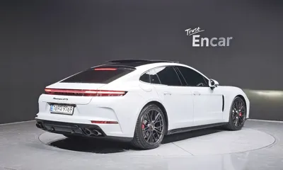 Porsche Panamera 2025, 2919 км, за 245000000 KRW