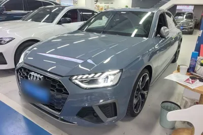 Audi A4L · 2022 год