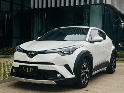 Toyota C-HR · 2018 год