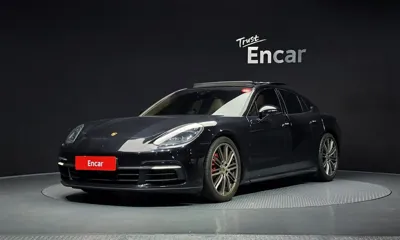 Porsche Panamera · 2018 год