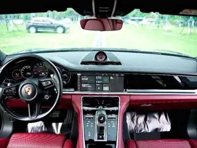 Porsche Panamera 2021, 50000 км, за 700000 CNY