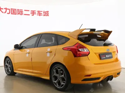 Ford Focus (Import) 2013, 100000 км, за 59800 CNY