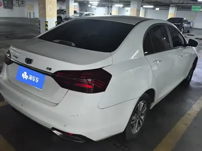 Geely Emgrand 2018, 78200 км, за 15700 CNY