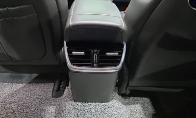 Hyundai Grandeur 2020, 83075 км, за 15336.84 USD - фото 37