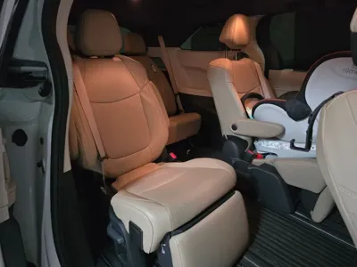 Toyota Sienna 2024, 22000 км, за 55800000 KRW