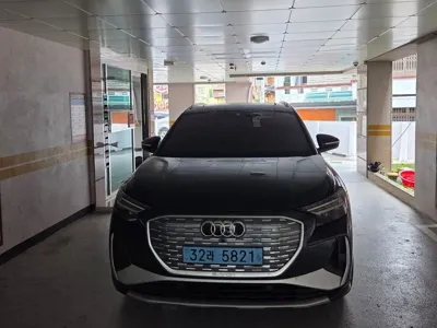 Audi Q4 e-tron · 2023 год