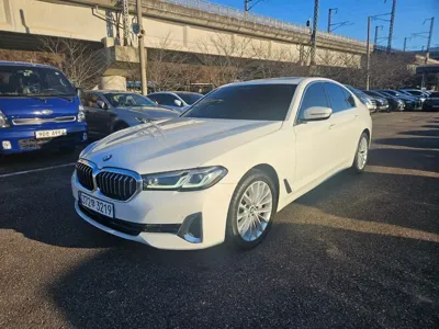 BMW 5-Series · 2021 год