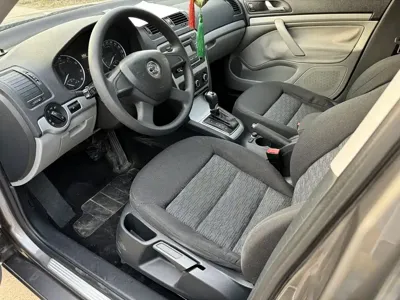 Skoda Octavia 2014, 90000 км, за 19800 CNY - фото 9