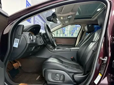 Jaguar XJ 2017, 79100 км, за 136300 CNY - фото 19