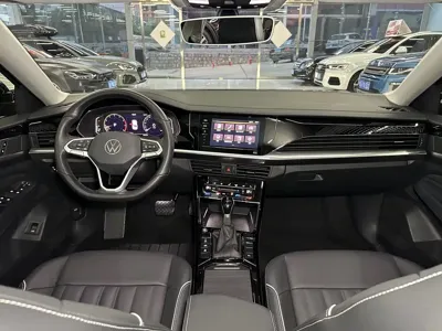 Volkswagen Passat 2022, 22000 км, за 107000 CNY - фото 7