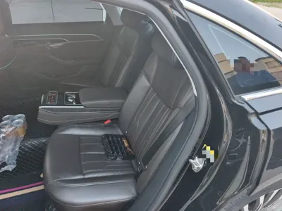 Audi A8 2019, 168900 км, за 277316.36 CNY - фото 18