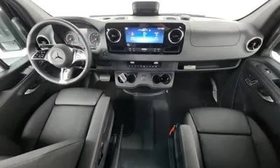 Mercedes-Benz Sprinter 2025, 81 км, за 114000000 KRW - фото 7