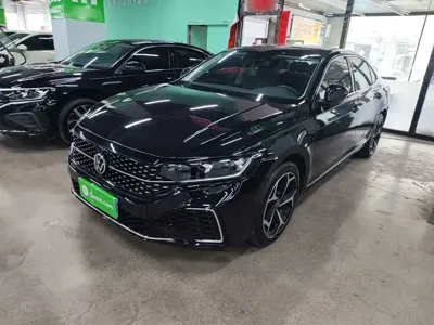 Volkswagen Passat · 2025 год