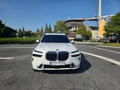 BMW X7 · 2025 год