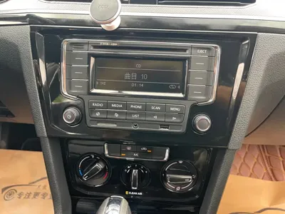 Volkswagen Bora 2018, 140800 км, за 39800 CNY - фото 10