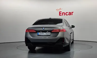 BMW 5-Series 2025, 9727 км, за 99990000 KRW