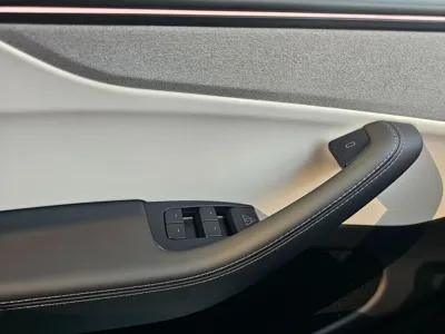 Tesla Model Y 2026, 500 км, за 37440000 KRW - фото 9