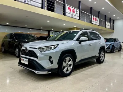 Toyota RAV4 · 2020 год